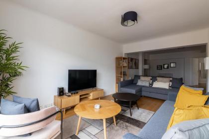 Luxurious 2 Bedroom Arc de Triomphe Grande Arm - image 1