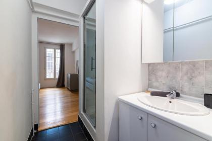 Luxurious 2 Bedroom Arc de Triomphe Grande Arm - image 14