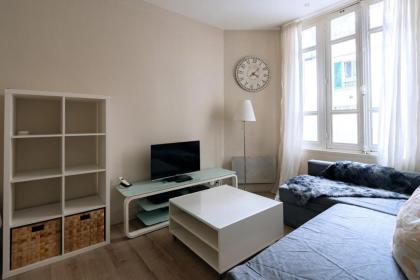 Chic & Cosy 1BD Apartment Georges Brassens! - image 3