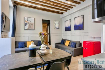 Urban Flat 44 - Charming Parisian Apartment in Montorgueil - image 2