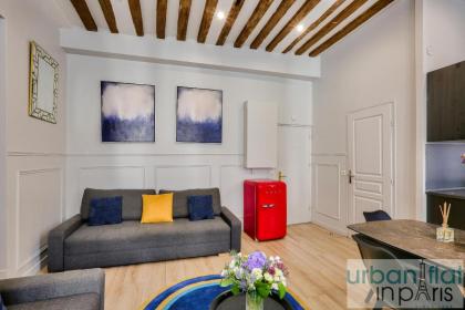 Urban Flat 44 - Charming Parisian Apartment in Montorgueil - image 4