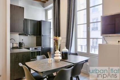 Urban Flat 44 - Charming Parisian Apartment in Montorgueil - image 5