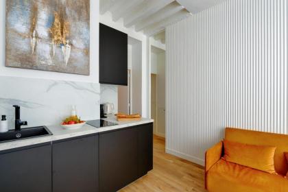 Designer apartment on St Louis Island in Paris - Welkeys - image 12