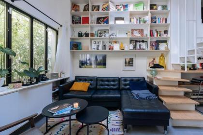 Stylish 1BD Loft Canal Saint-Martin! - image 10