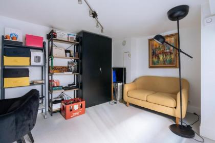 Stylish 1BD Loft Canal Saint-Martin! - image 16