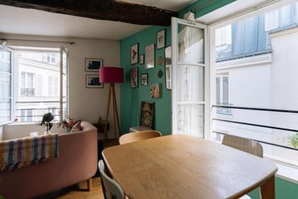 Vibrant & Enchanting 1BD Apartment Le Marais! - image 13