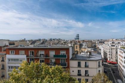 Amazing View 2BD Apartment Montmartre! - image 14