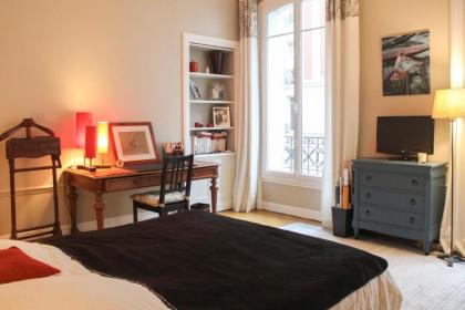 Spacious apartment - near Trocadero - image 12