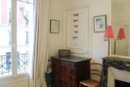 Spacious apartment - near Trocadero - image 16