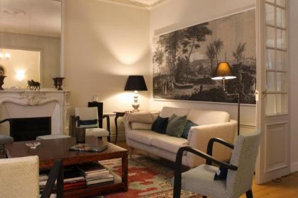 Spacious apartment - near Trocadero - image 4