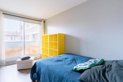 Exuberant 1BD Apartment near Canal Saint-Martin! - image 3