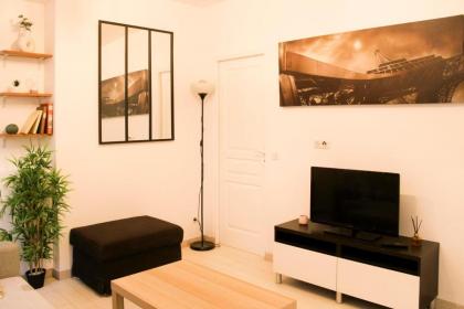 Cosy 38 m love nest near Centquatre-Paris - image 3