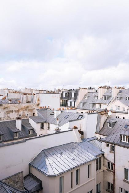 Superb View 1BD Apartment Le Marais! - image 18