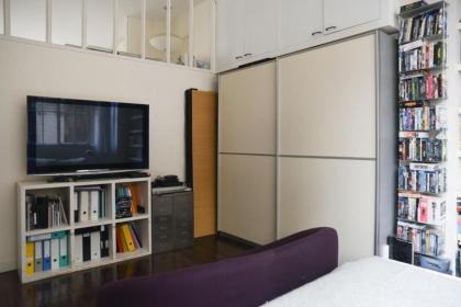 Spacious 141 m family nest in Paris 10th district - image 12