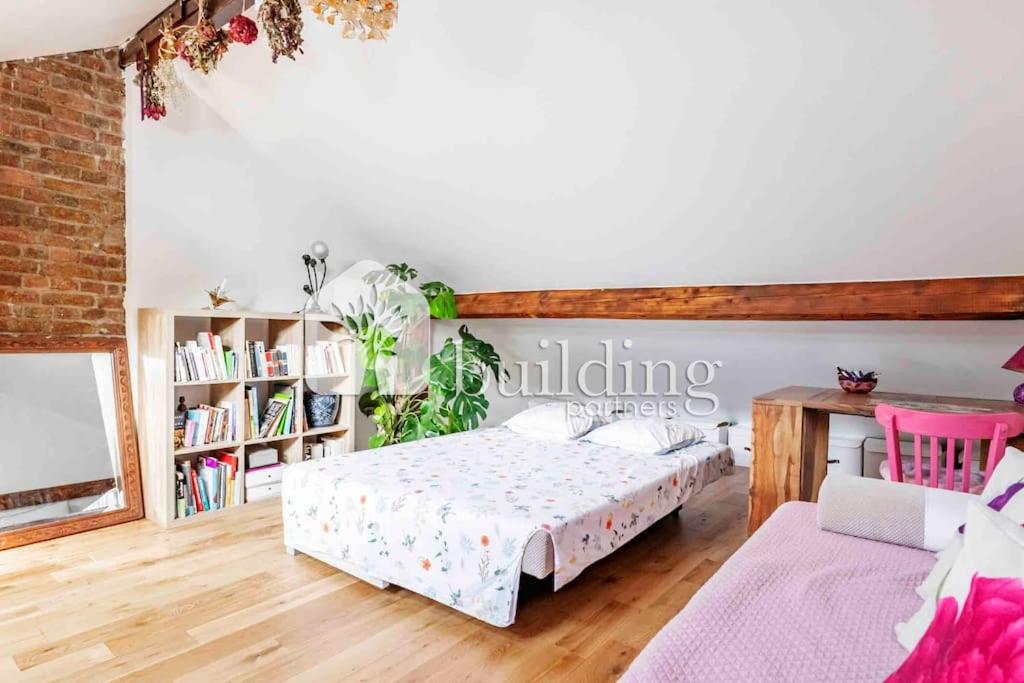 Lovely Parisian flat - perfect location - image 2