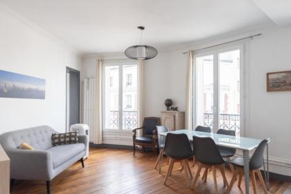 Comfortable F4 near Petit-Montrouge