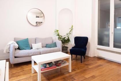 Charming Apartment At The Foot Of Père Lachaise Paris