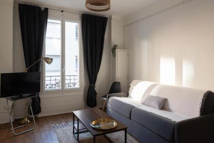 New and decorated nest in the heart of La Roquette Paris 