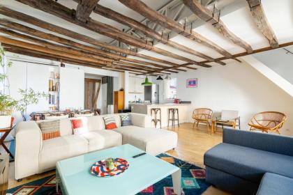 Luxurious 2 Bedroom Canal Saint Martin Saint Lazare - image 2