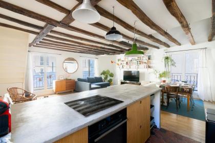 Luxurious 2 Bedroom Canal Saint Martin Saint Lazare - image 9