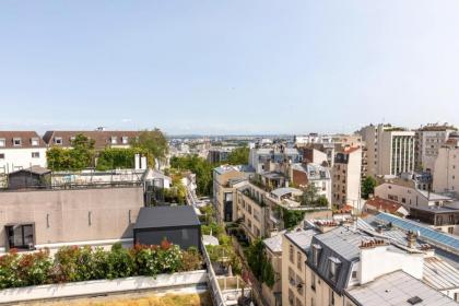 Family cocoon in Buttes-Chaumont Paris