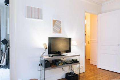 Warm & Inviting 1BD Apartment - Montmartre! - image 12