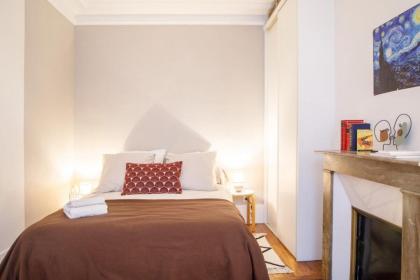 Warm & Inviting 1BD Apartment - Montmartre! - image 13