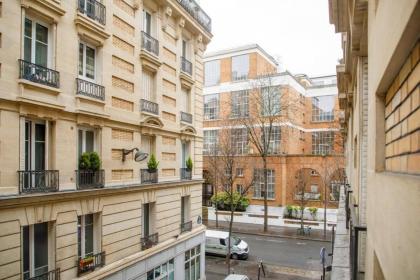 Warm & Inviting 1BD Apartment - Montmartre! - image 15