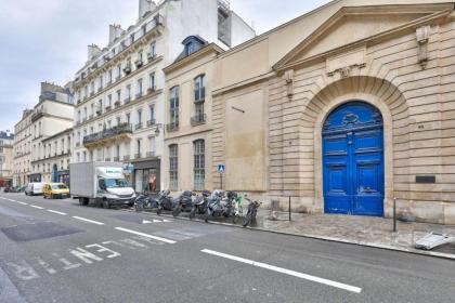 Charming 3-person apartment in the heart of the Marais - image 18