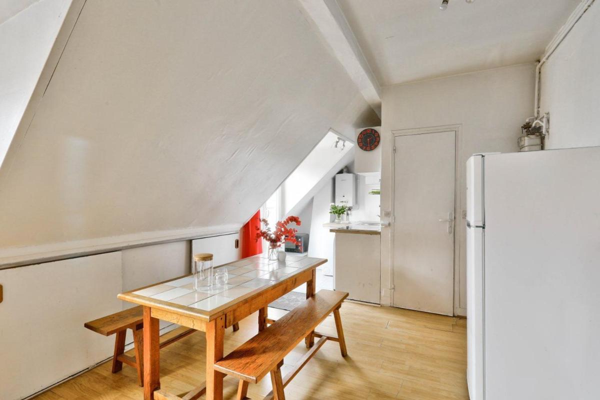 Charming 3-person apartment in the heart of the Marais - image 5