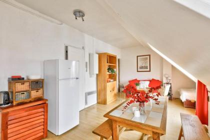 Charming 3-person apartment in the heart of the Marais - image 7